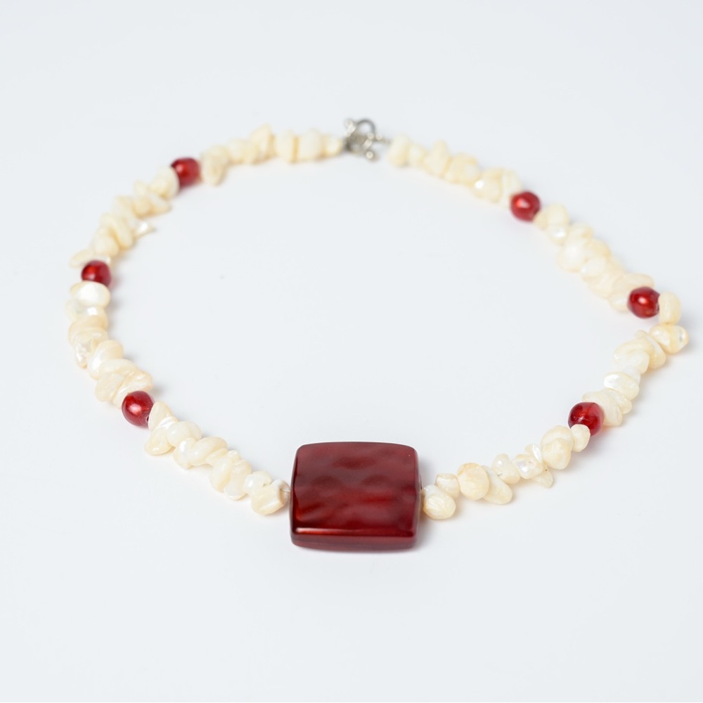 Cream and Red Carnelian Pearl Necklace